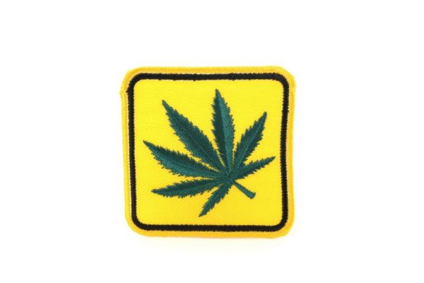 Écusson Feuille Cannabis Panneau Signalisation Routière Jaune