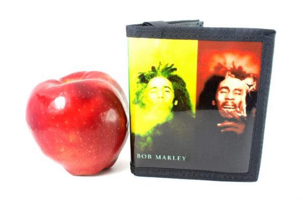 Portefeuille Bob Marley Riant et Fumant un Joint de Cannabis vert Jaune Rouge